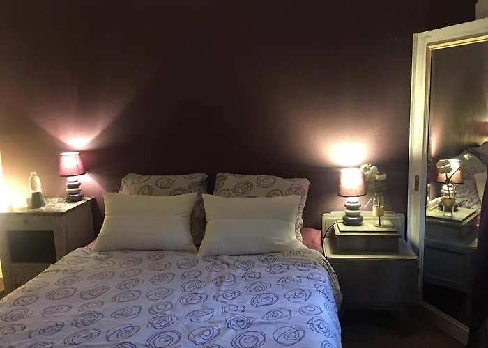 Au Petit De Bed & Breakfast